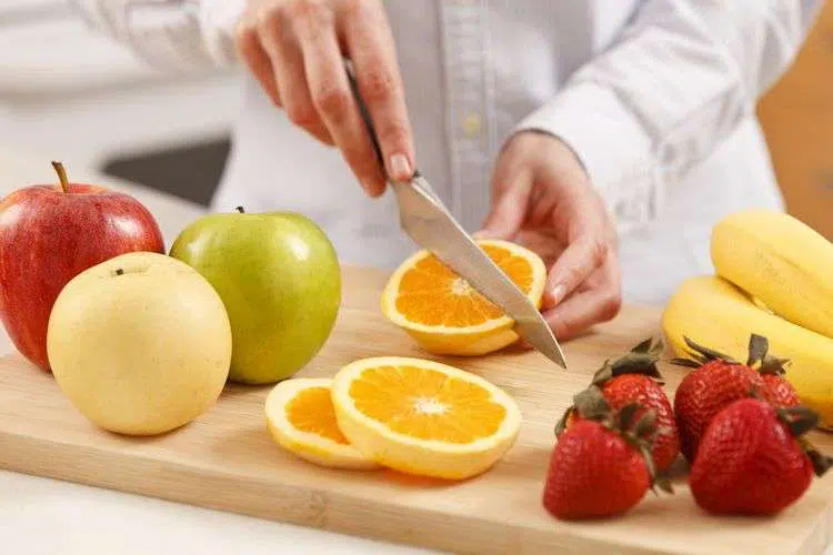 Lakukanlah, Cara Ini untuk Memotong Buah Agar Nutrisinya Tidak Hilang