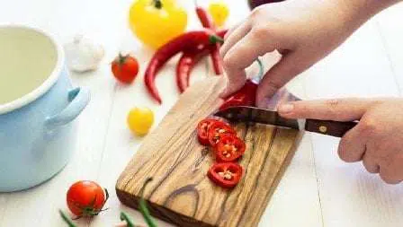 Begini Cara Mudah Goreng Cabai Agar Tak Meletus