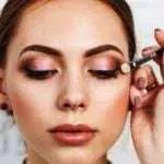 Begini Cara Mudah Pakai Eyeshadow 2 Warna Agar Makin Cantik