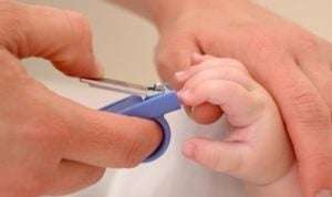 Bunda, Ini 4 Cara Potong dan Rawat Kuku Bayi yang Benar