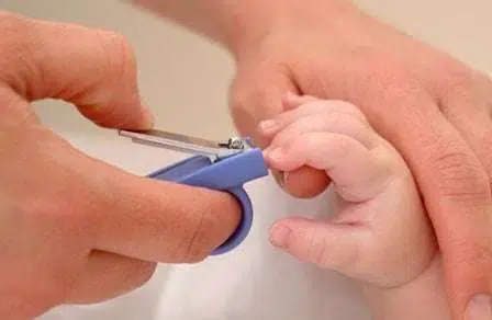 Bunda, Ini 4 Cara Potong dan Rawat Kuku Bayi yang Benar