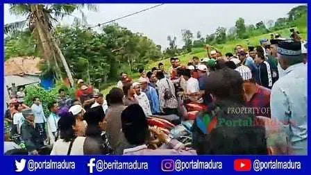Hitung Ulang, Pemilihan PAW Kepala Desa Gunung Maddah Sampang Diwarnai Kericuhan