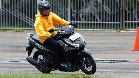 Ini Dia Cara yang Benar Panaskan Motor Ketika Anda Buru-buru ke Kantor