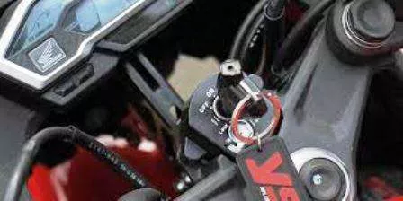 Jangan Sepelekan, Ini yang Akan Terjadi Bila Putar Kunci Langsung Starter pada Motor