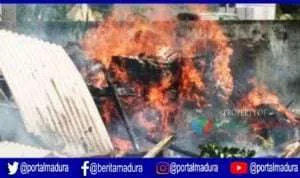 Kebakaran Landa Gudang Bahan Bangunan di Tambelangan Sampang