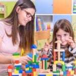 Kenali 10 Tipe Anak yang Perlu Jalani Play Therapy