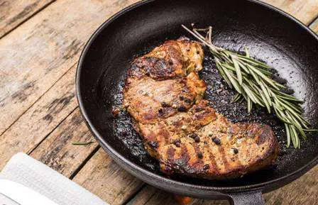 Mau Peralatan Masak Anda yang Gosong Terlihat Mengkilap? Yuk, Manfaatkan Soda