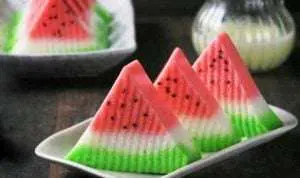 Menu Praktis: Resep Puding Busa Semangka yang Segar