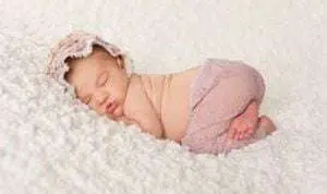 Moms, Begini Cara Mudah Supaya Bayi Anda Cepat Tengkurap