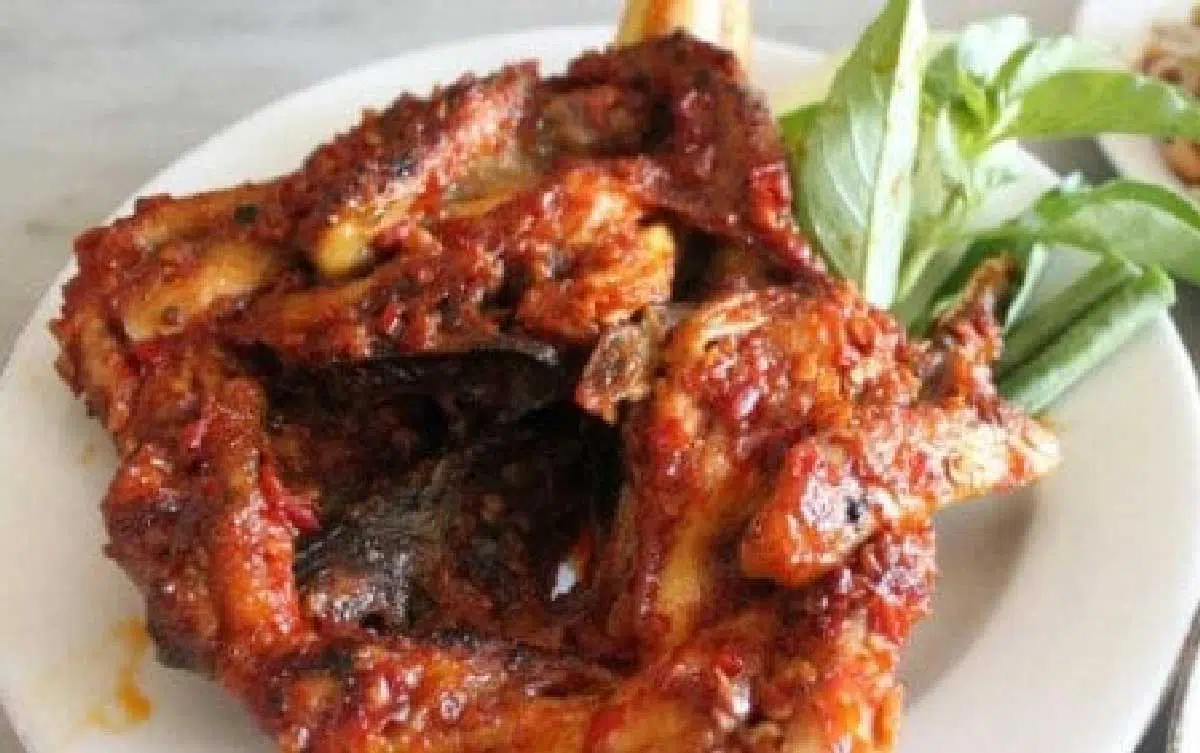 Resep Plecing Ayam Khas Lombok Super Pedas dan lezat