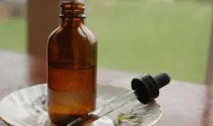 Praktis, Begini Cara Bikin Serum Wajah Sendiri di Rumah