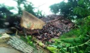 FOTO-Penampakan Rumah Warga Sumenep Dihantam Puting Beliung