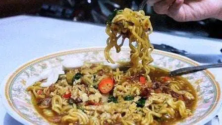 Resep Mi Nyemek Pedas, Enaknya Bikin Nagih