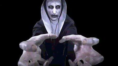 Selain The Nun, Ini 7 Film Horor Biarawati yang Bikin Merinding