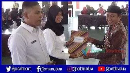 Wakil Bupati Pamekasan Serahkan SK Kepada 331 CPNS