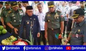 Lepas dari Sorotan Kamera, Pangdam V/Brawijaya Ternyata Suka Buah Ini Saat ke Sumenep