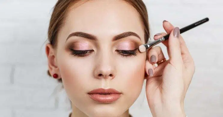 Ladies, 3 Trik Mudah Mengaplikasikan Makeup Flawless