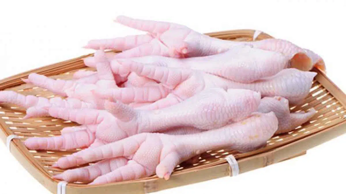 4 Langkah Memisahkan Tulang Ceker Ayam dari Kulitnya