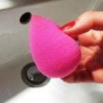 4 Cara Bersihkan Sponge Makeup Pakai Microwave