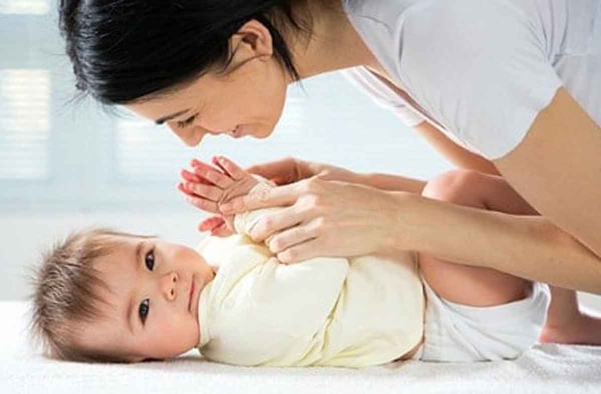  Perkembangan  Bayi  4 Bulan  Jalan 5  Bulan  Detik Kesehatan