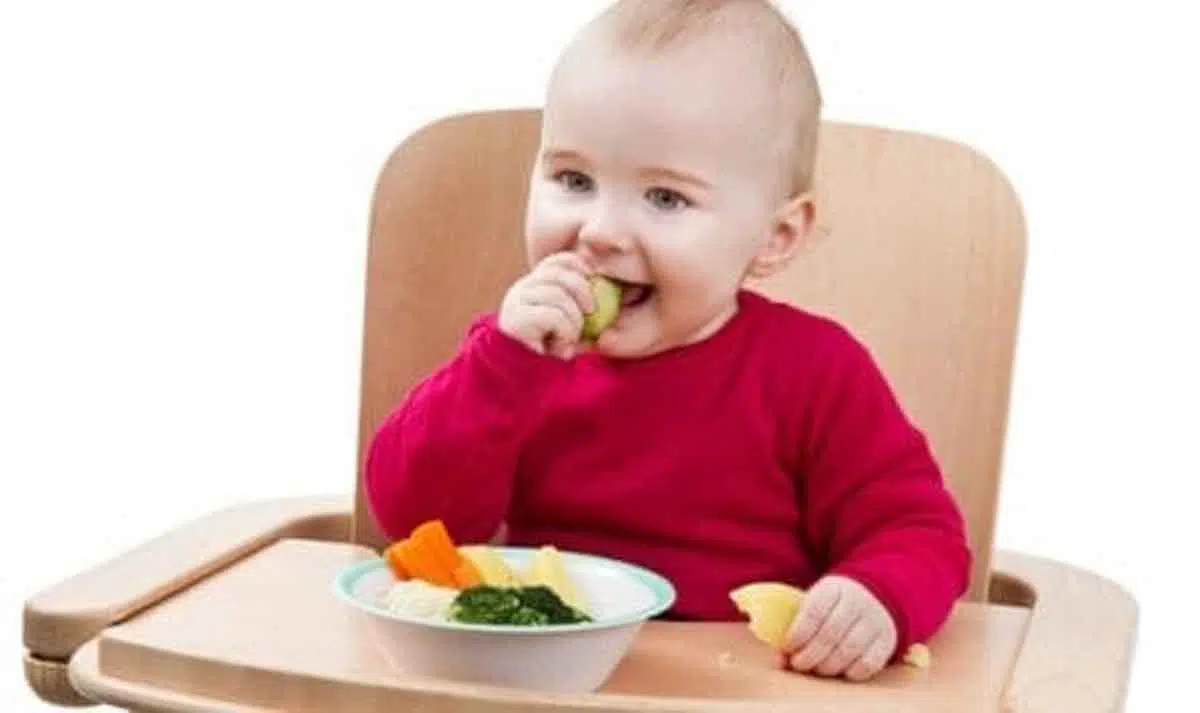 4 Cara Latih Anak Duduk Tenang Ketika Makan
