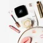 4 Jenis Kosmetik yang Wajib Ada dalam Tas