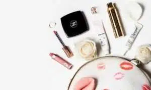 4 Jenis Kosmetik yang Wajib Ada dalam Tas