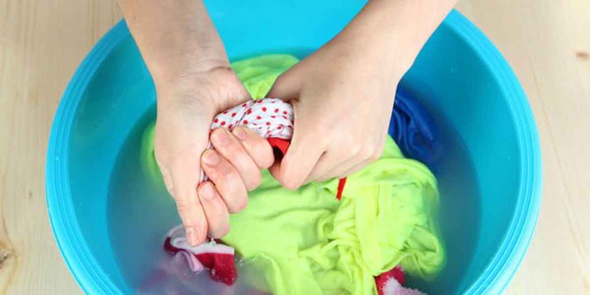 Tips Menjaga Warna Pakaian agar Tidak Mudah Luntur