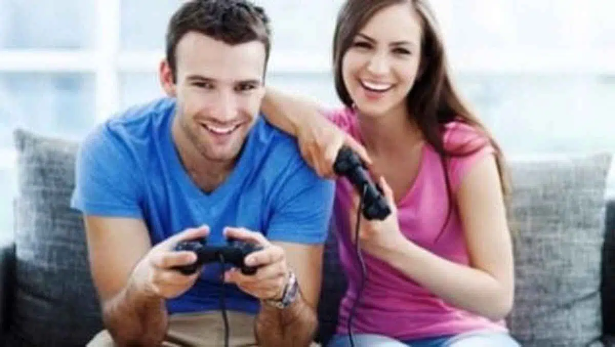 5 Manfaat Punya Pasangan Seorang Gamer