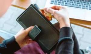 6 Barang yang Sebaiknya Dibuang dan Ada di Dompet