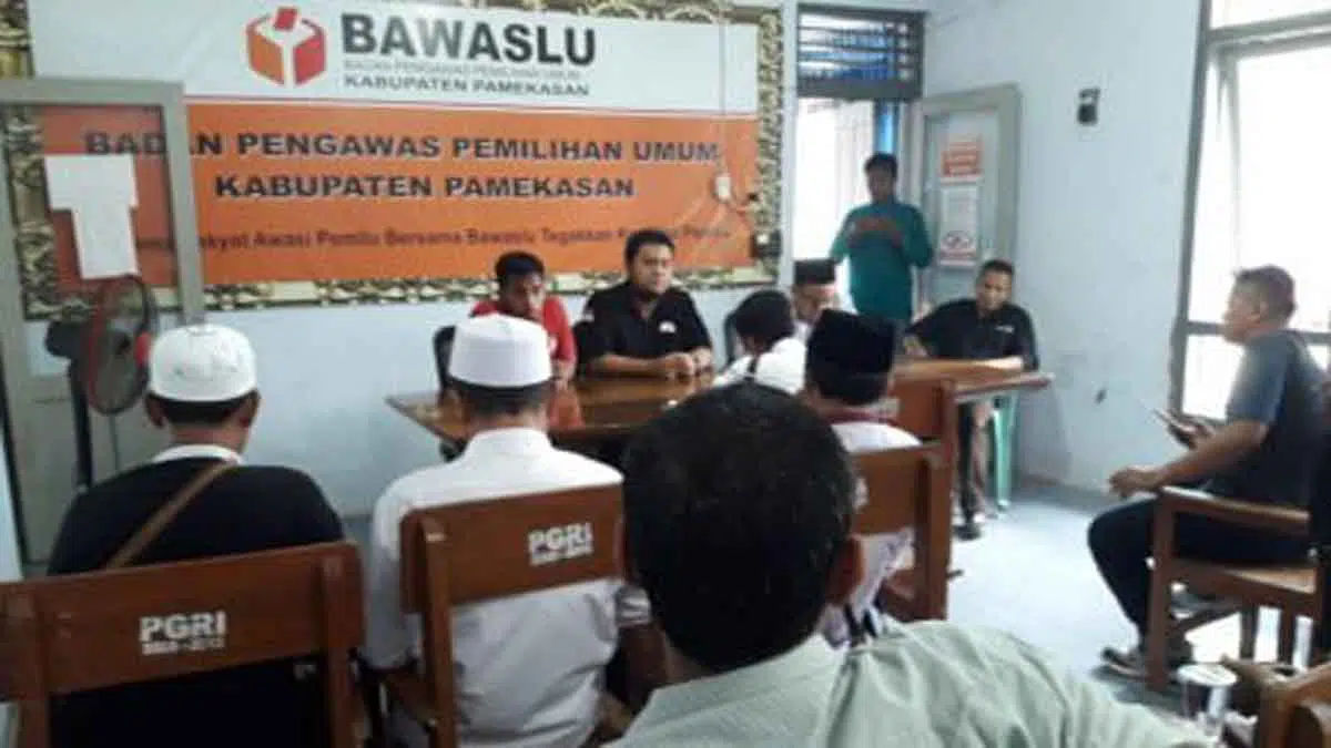 Tim Prabowo-Sandi Ancam Bawa Kasus Dugaan Pelanggaran Polisi ke Bawaslu Jatim