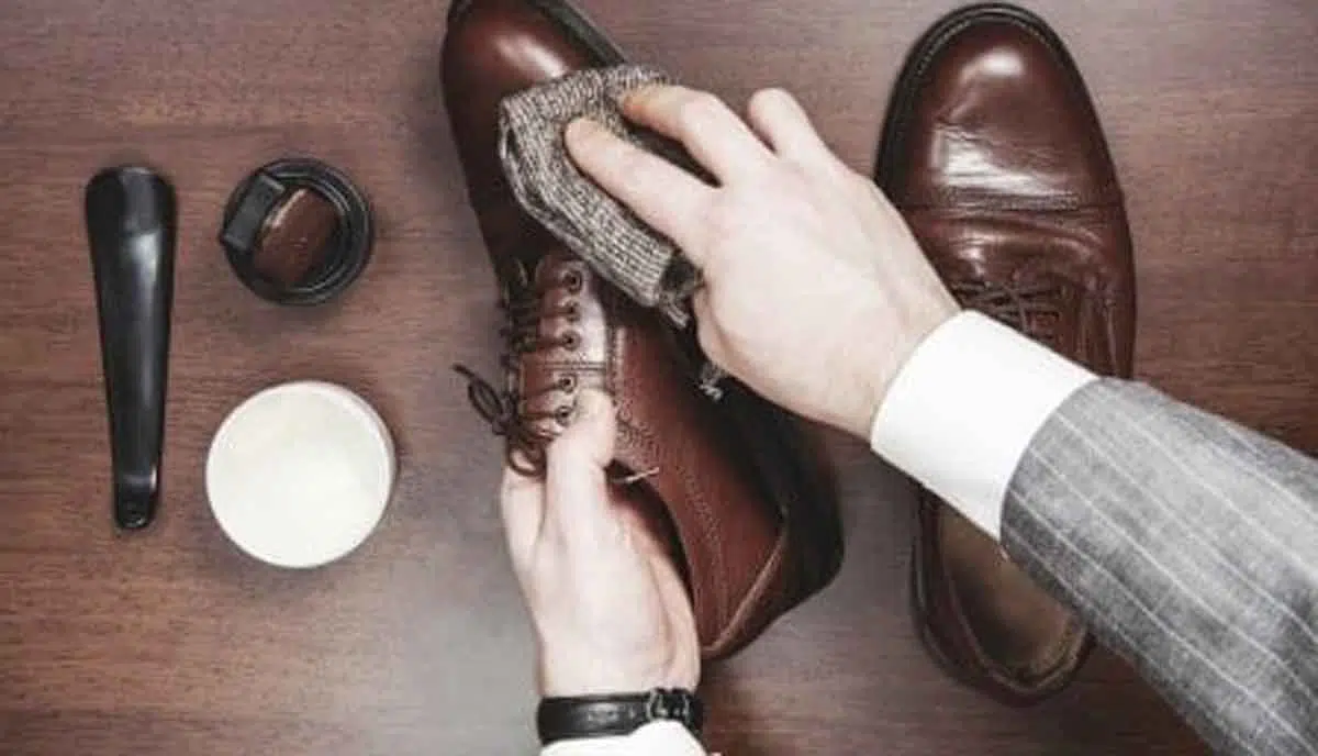 Begini 5 Cara Mudah Rawat Sepatu Kulit di Musim Hujan