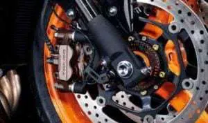 Benarkah Permen Karet Bisa Jadi Penyebab Rem ABS Motor Rusak?