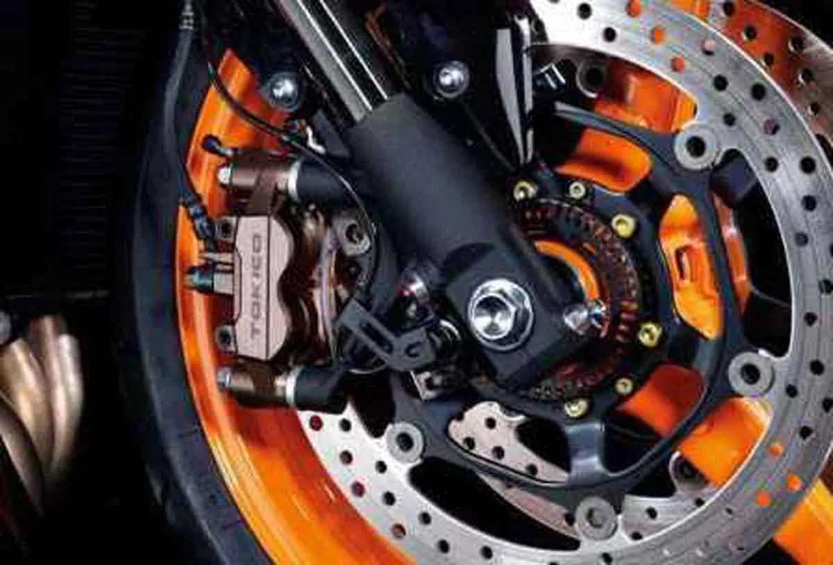 Benarkah Permen Karet Bisa Jadi Penyebab Rem ABS Motor Rusak?