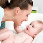 Bunda, Ini 4 Cara Cerdas Optimalkan Perkembangan Bayi Usia 4 Bulan