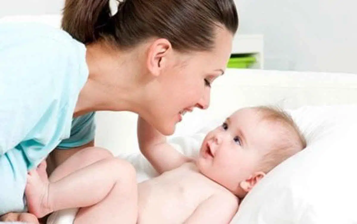 Bunda, Ini 4 Cara Cerdas Optimalkan Perkembangan Bayi Usia 4 Bulan