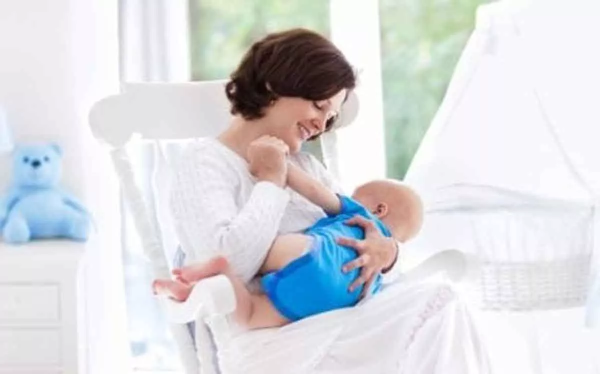 Bunda, Ini 4 Cara Menyusui Saat Si Kecil Mulai Tumbuh Gigi - Portalmadura.com Bunda, Ini 4 Cara Menyusui Saat Si Kecil Mulai Tumbuh Gigi