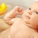 Bunda, Ini Waktu Terbaik Mandikan Bayi