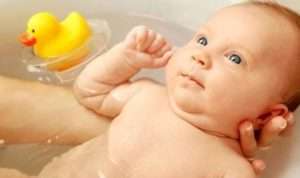 Bunda, Ini Waktu Terbaik Mandikan Bayi