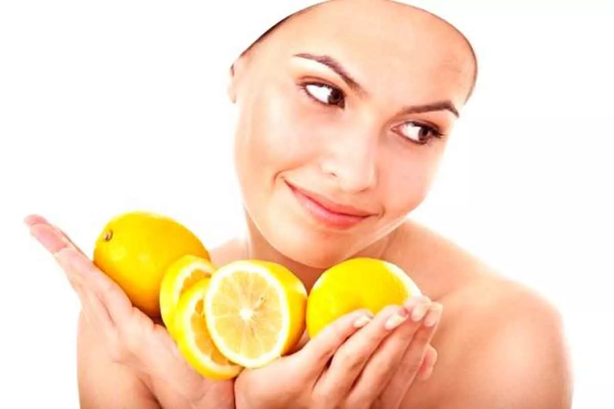 Ladies, Usir Noda Hitam di Wajahmu Hanya dengan Perasan Lemon Lho!