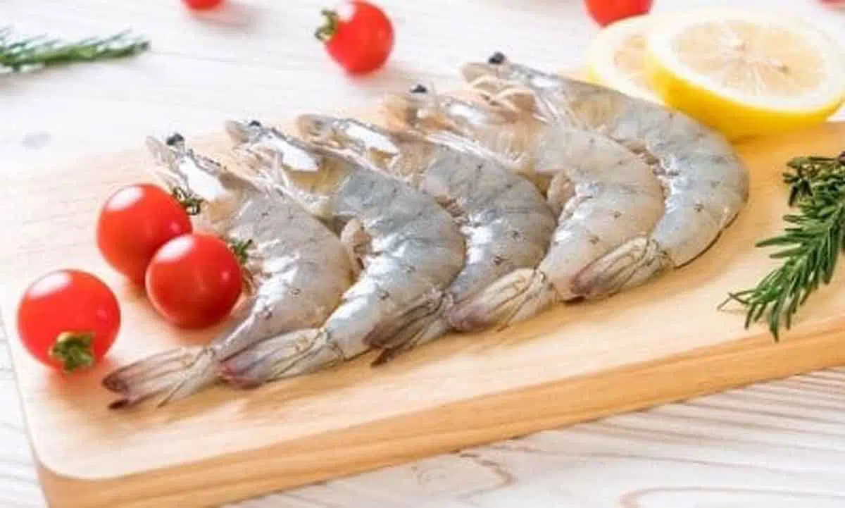 Kenali Cara yang Benar Bersihkan Udang Agar Tak Bau Amis