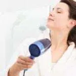 Kipas Angin Vs Hair Dryer, Mana yang Lebih Bagus untuk Keringkan Rambut?
