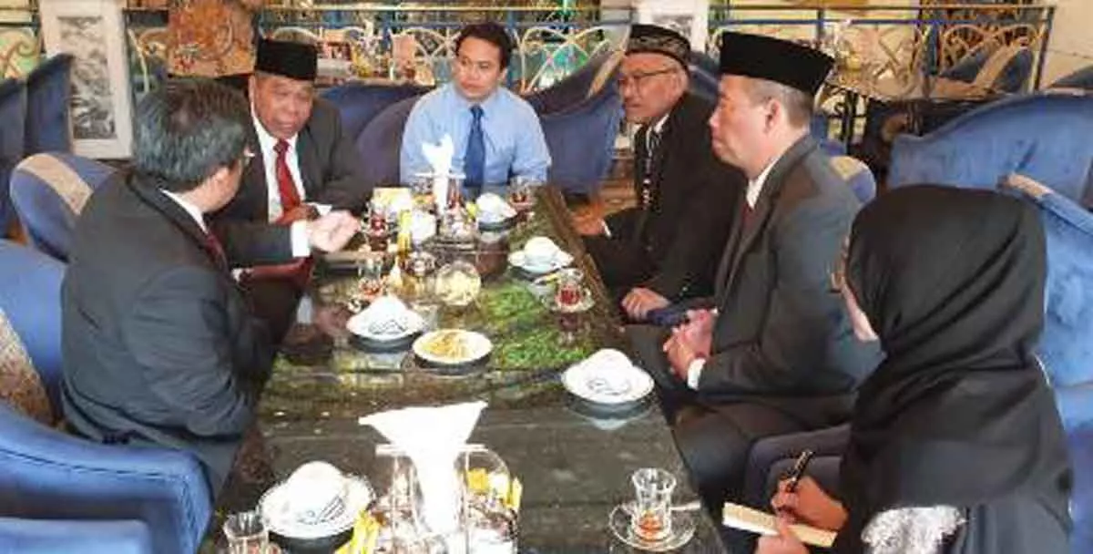 Perkuat Kerjasama Pendidikan, Konjen RI Jeddah Temui Rektor UNNES di Mekkah