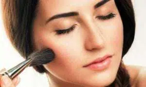 Ladies, Begini Cara Bikin Makeup Tahan Lama Tanpa Touch Up Lagi