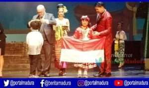 Siswi SD di Sampang Raih Medali Perak Olimpiade Matematika di Thailand