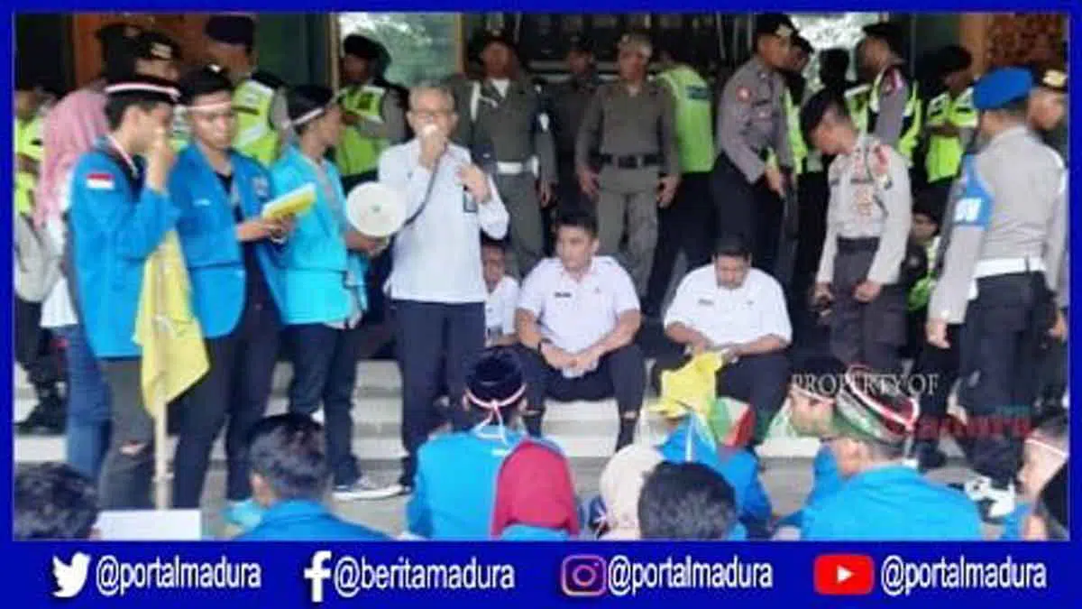 Mahasiswa Demo Pertanyakan Sanksi ASN Yang Terbukti Ikut Kampanye