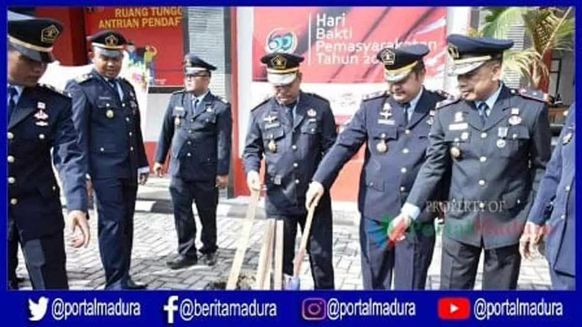 Hasil Sitaan, Lapas Klas II A Pamekasan Musnahkan Ratusan HP