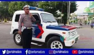 Sanksi Pengendara Motor Sedang Merokok Diterapkan Usai Pemilu