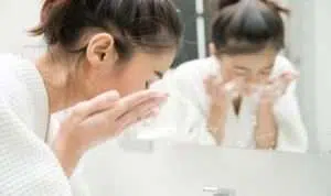 Yuk Pakai Metode Double Cleansing Agar Wajah Anda Lebih Bersih