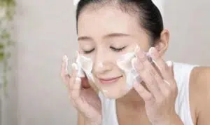 Kulit Kering Selama Bulan Ramadan? Cegah dengan 3 Tips Ini!